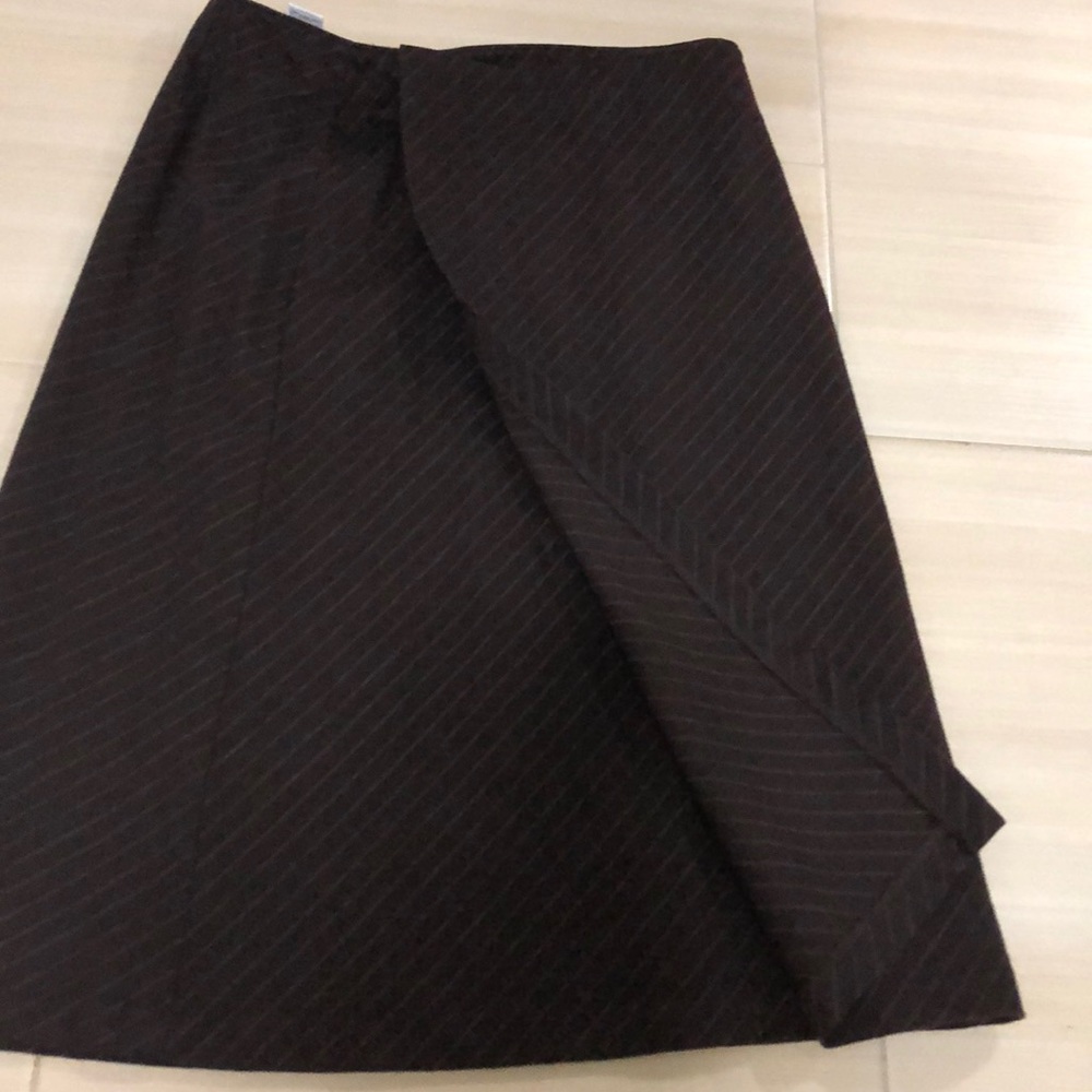 5/$25 gap women’s size 10 wraparound skirt